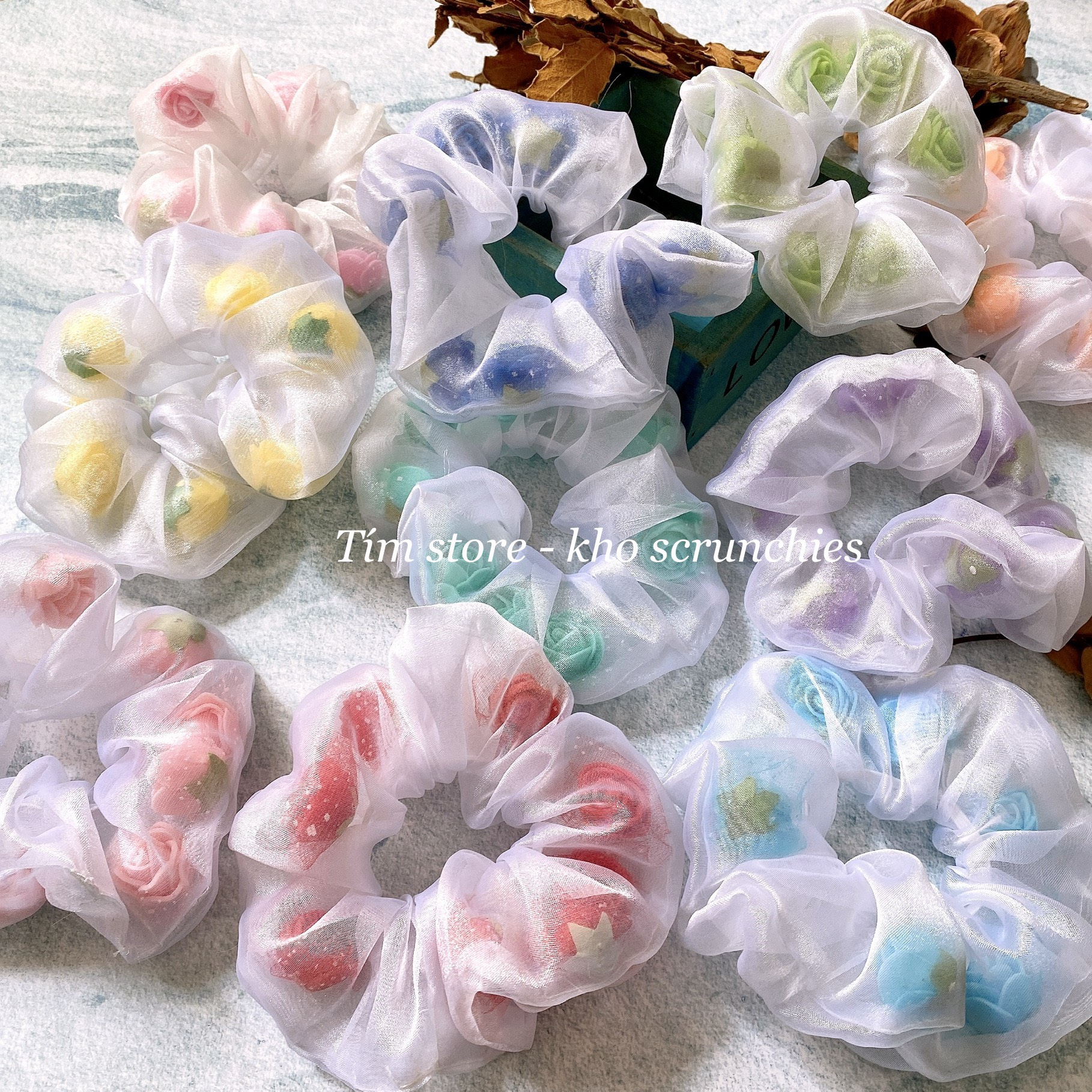 SCRUNCHIES HOA ROSE NEW- CỘT TÓC VẢI THỜI TRANG NỮ