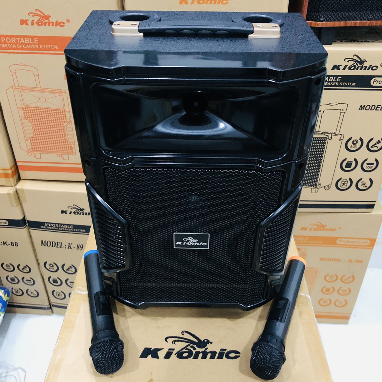 Loa di động hát karaoke k108 new 2024 tặng kèm 2 micro không dây