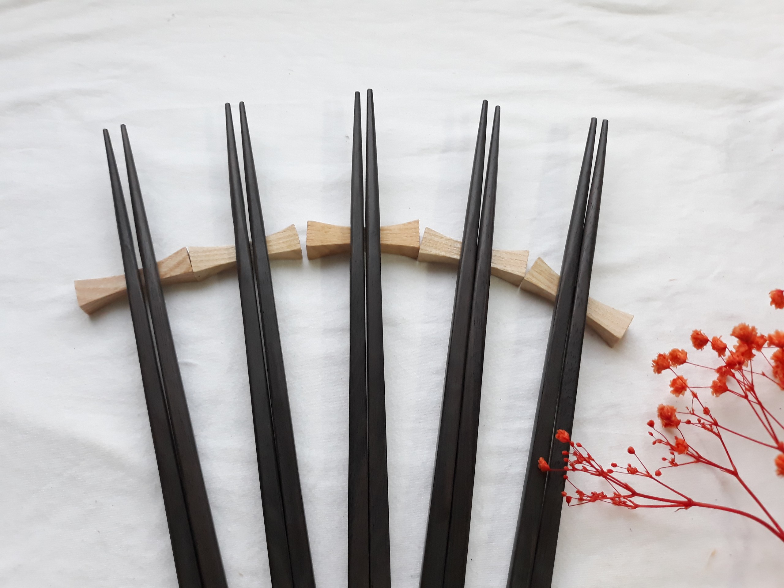 Đũa gỗ mun đen vuông trơn 25 cm (bộ 5 đôi)