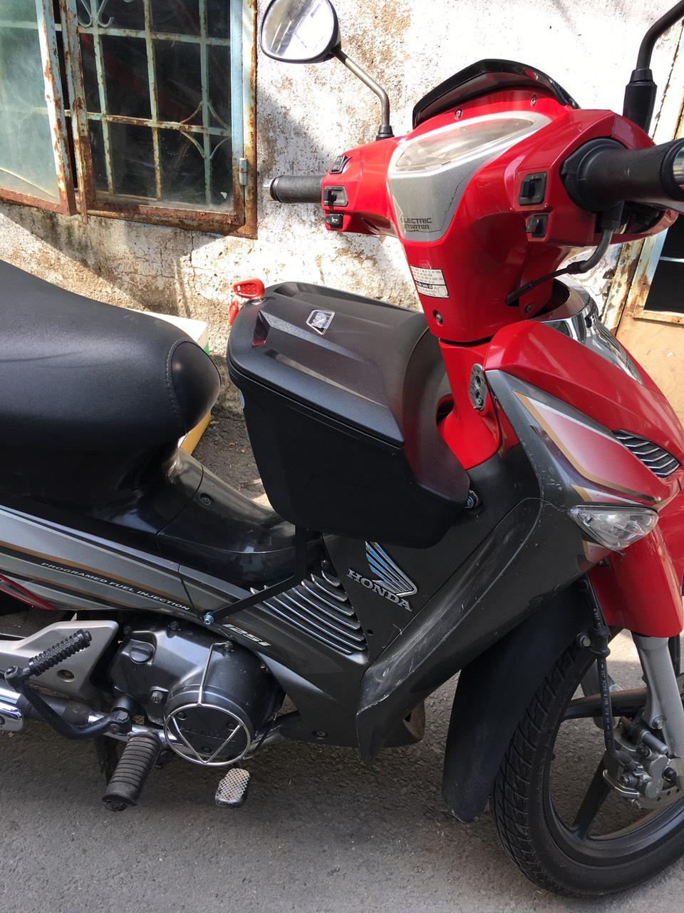Thùng giữa Future neo mẫu givi G12N