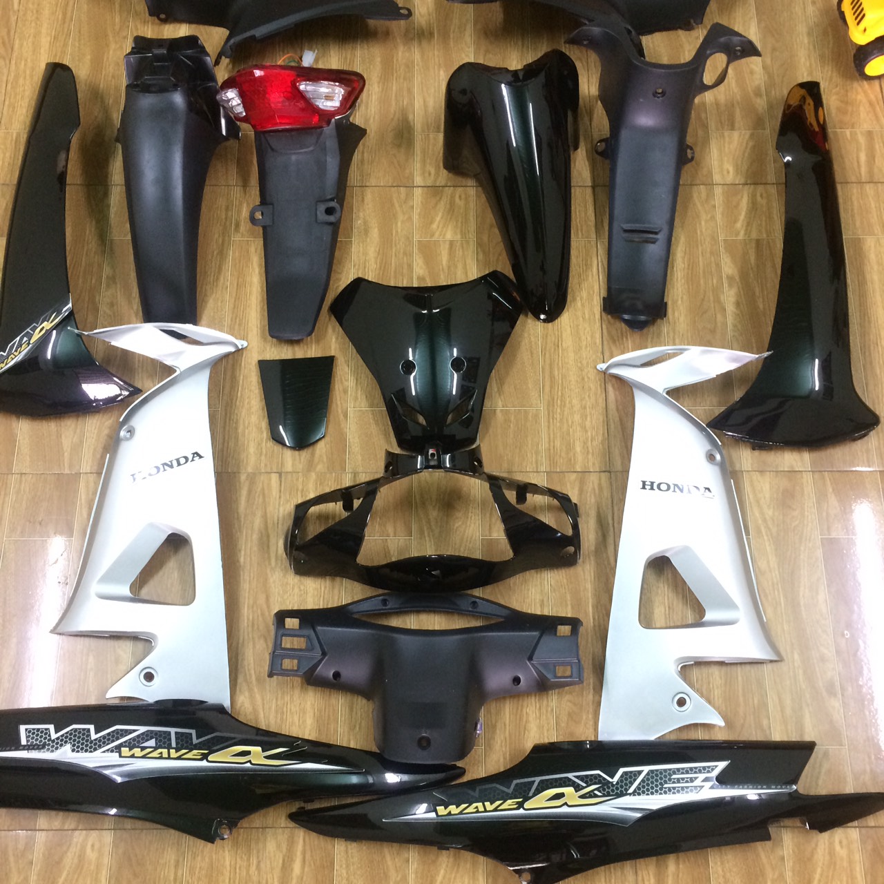 ( TẶNG TEM ) Bộ dàn áo xe Wave RS ,Wave s100 ,Wave A ,wave 50cc đời 2006 đến 2016 màu Đen  ,nhựa abs cao cấp