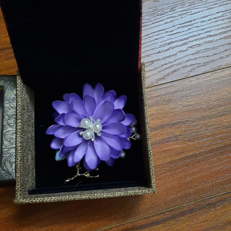 Hoa Cài Áo Hoa Cúc Màu Tím Cực Xinh [HANN HANDMADE - Hoa cài áo, phụ kiện thời trang sỉ]