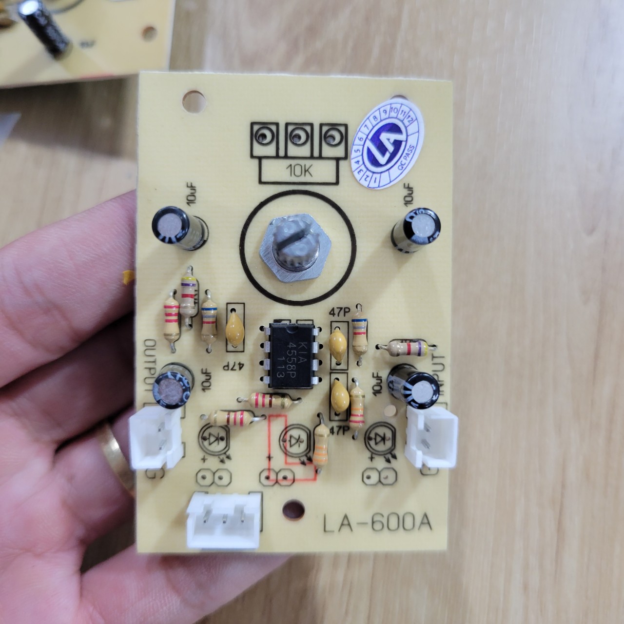 mạch input 600a mạch đèn đệm tín hiệu đẩy MV 600a 2 cái