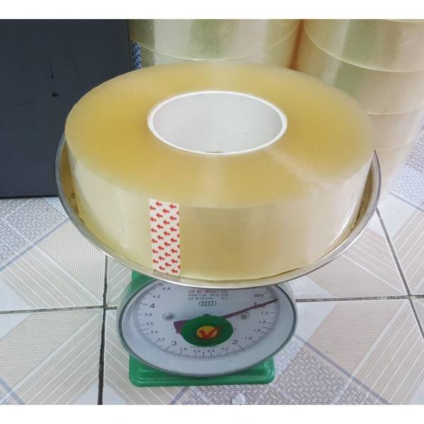 Băng dính 1kg/ 1cuộn lõi nhựa màu trắng trong