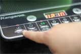 Bếp điện từ đơn Kangaroo KG365i (Đen)