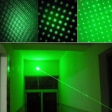 Đèn pin laser / lade 303 ánh sáng xanh có đầu chiếu sao (Đen)