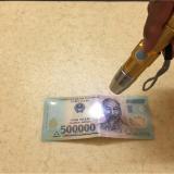 [HCM]Đèn Pin Soi Tiền Giả - Bằng Lái Giả (Vàng)