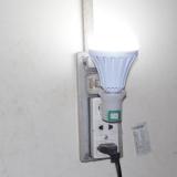 [HCM]Đuôi bóng đèn có công tắc(kem)