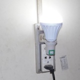 [HCM]Đuôi bóng đèn có công tắc (Kem)
