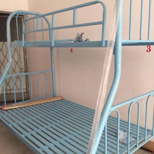 Giường tầng sắt  trên 80cm x dưới  1,2m x dài 2m