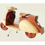 Xe máy gỗ, xe Vespa trang trí (dài: 20cm)