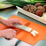 Thớt dẻo màu cam - Hàng nhập khẩu Nhật Bản