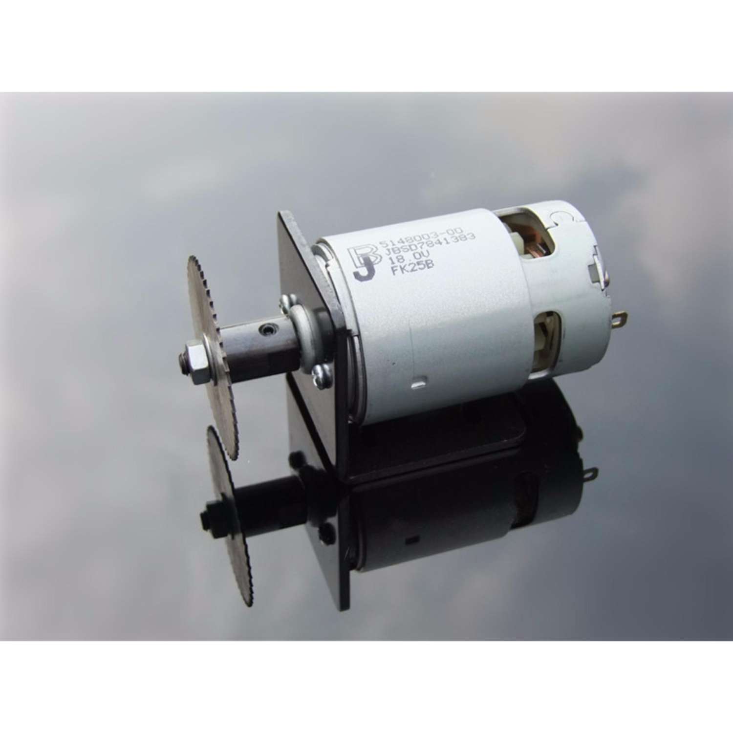 Trục Kẹp Lưỡi Cắt M6-3.17mm ( Chưa Bao Gồm Động Cơ )