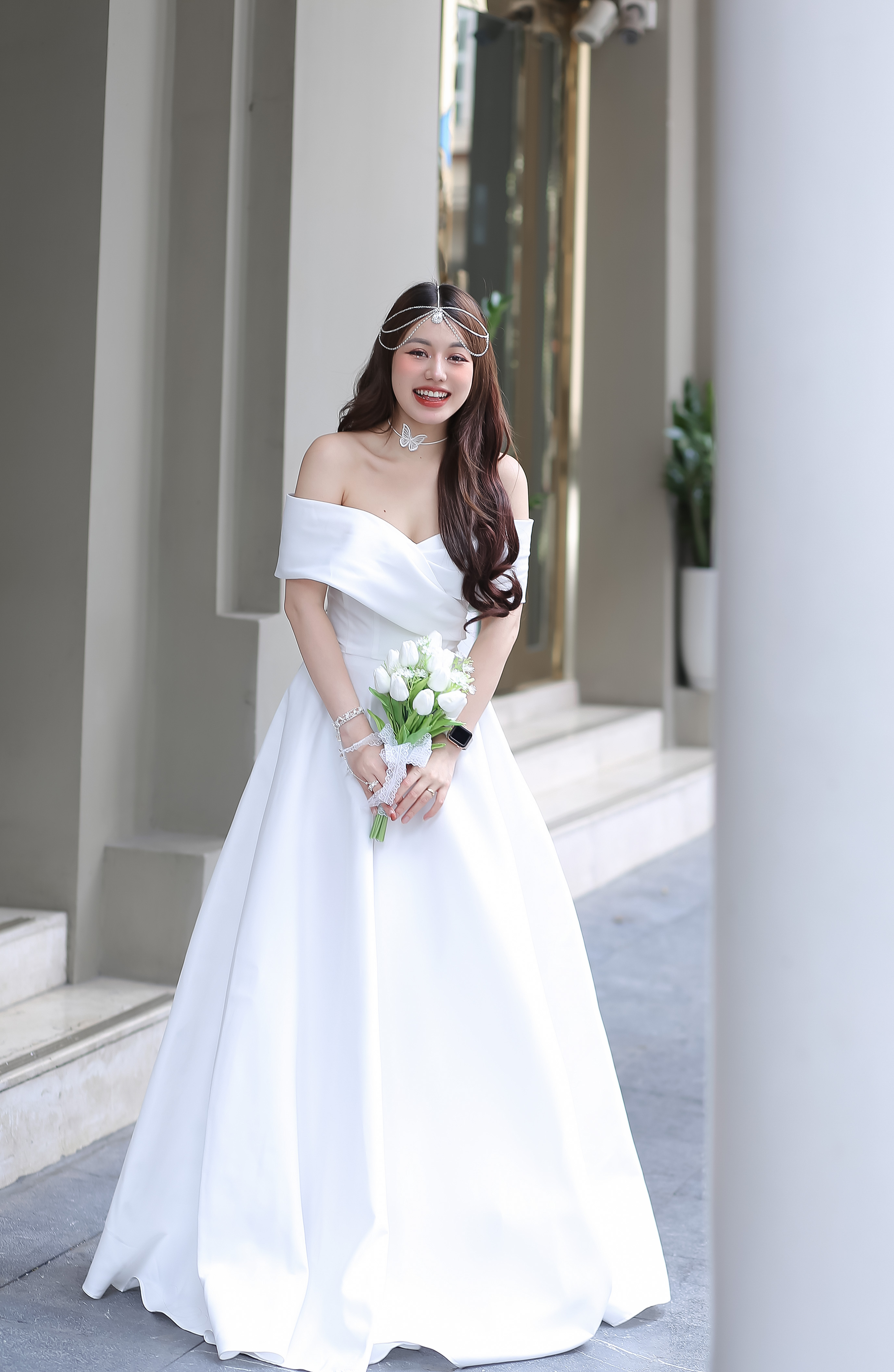 Váy cưới LD.9316 tùng xoè tay dài phồng đính hoa nhấn - Hadino Studio