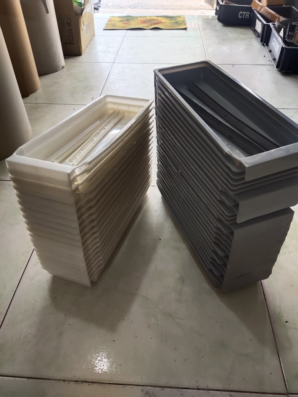 hộc nhựa đóng bàn máy may