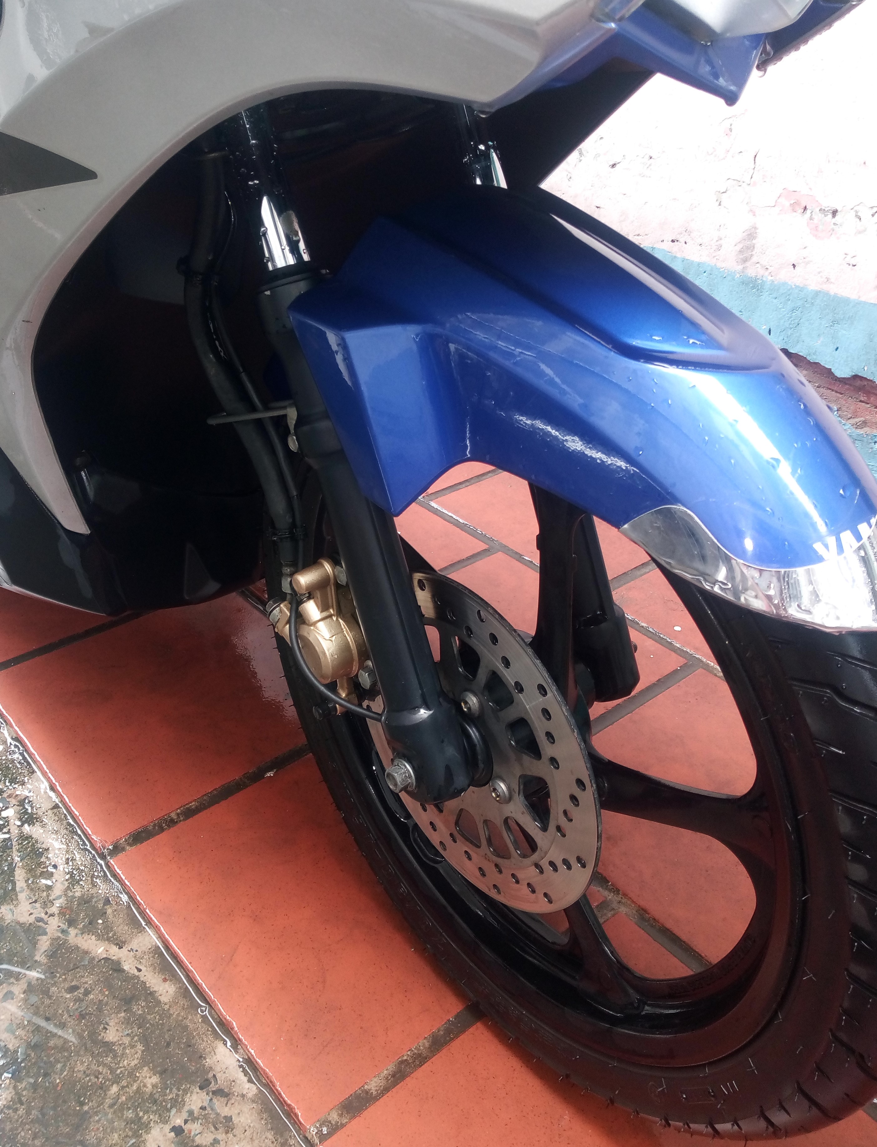 Nước rửa xe không chạm