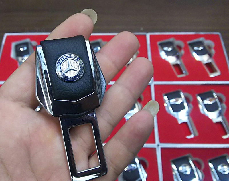 BỘ 2 CÁI Chốt an toàn oto Merc