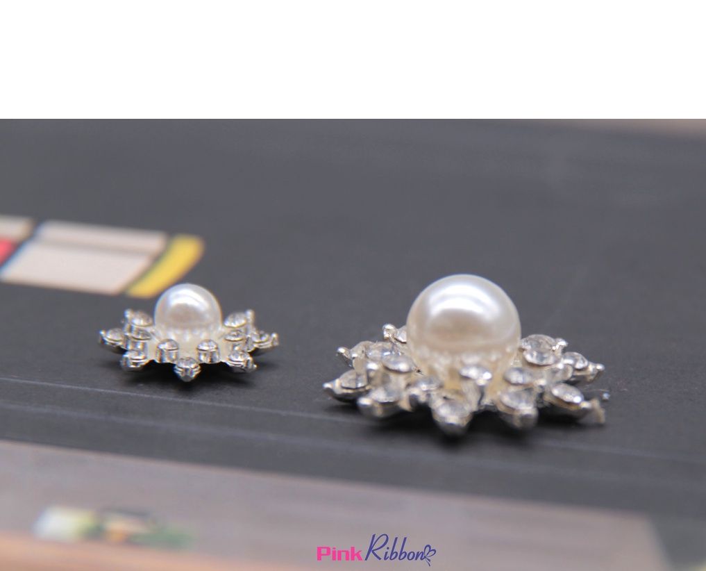 Charm mặt trời đính đá và trai các size