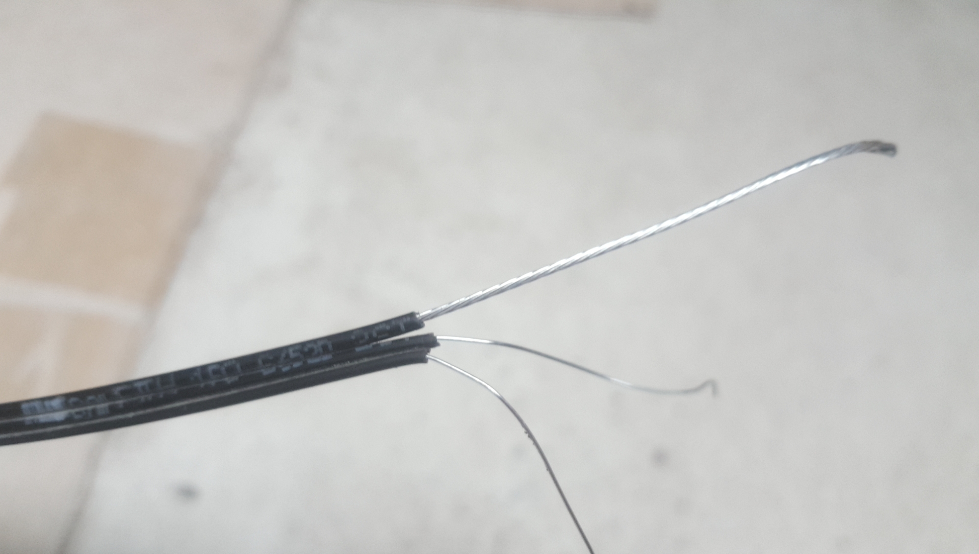 Dây làm giàn (cáp thép bọc nhựa làm giàn leo cây) _1 kg (55m cáp)