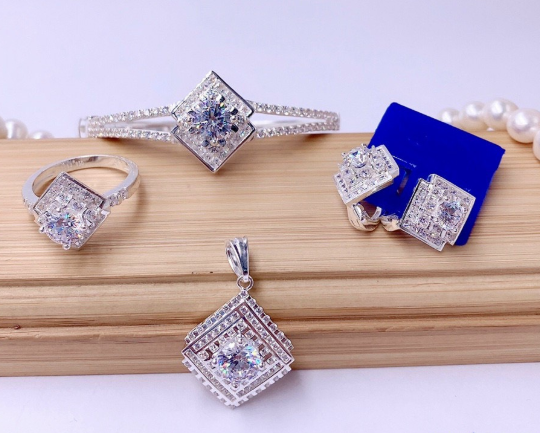 Bộ Trang sức thời trang mới đẹp bạc thật 100%.