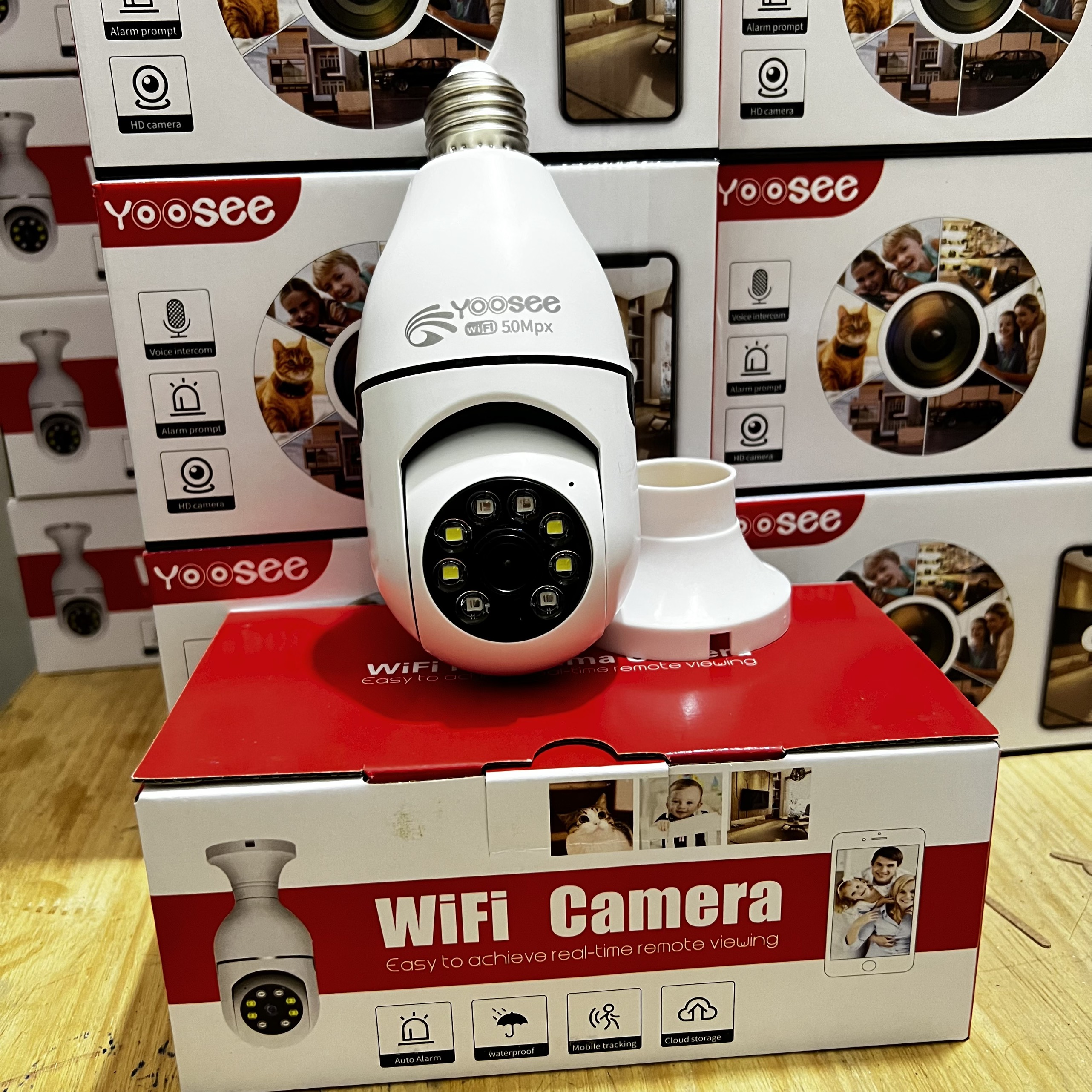 Camera Yoosee PTZ bóng đèn FHD 1080p Rõ nét, Có đèn Led chiếu sáng ban đêm, Xoay 360 độ, Đàm thoại 2 chiều