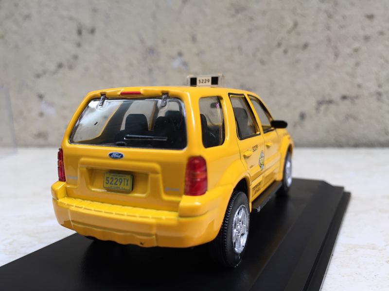 [HCM]Mô hình Xe ô tô FORD Escape 2005  1:43
