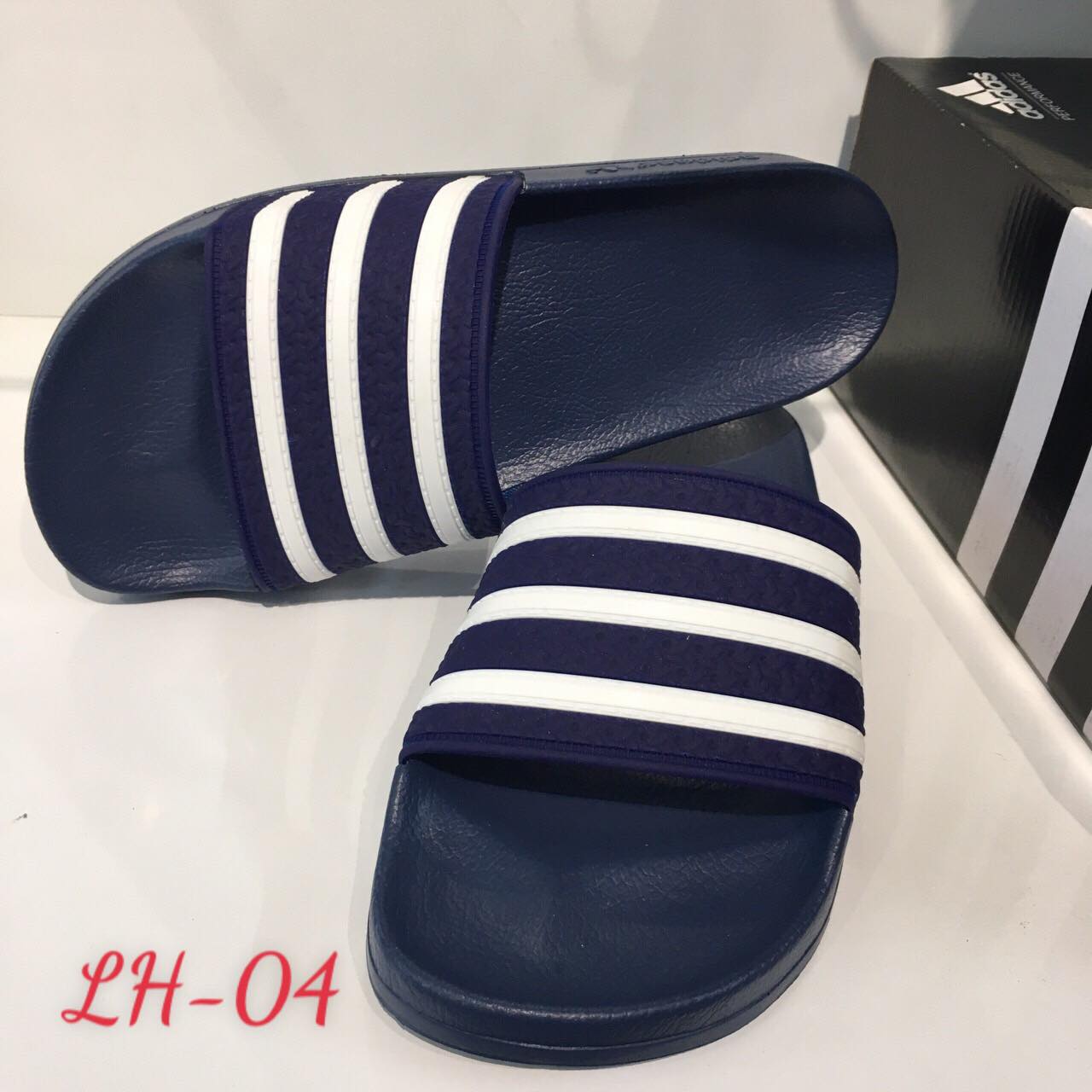 DÉP BÁNH MÌ XANH TRẮNG