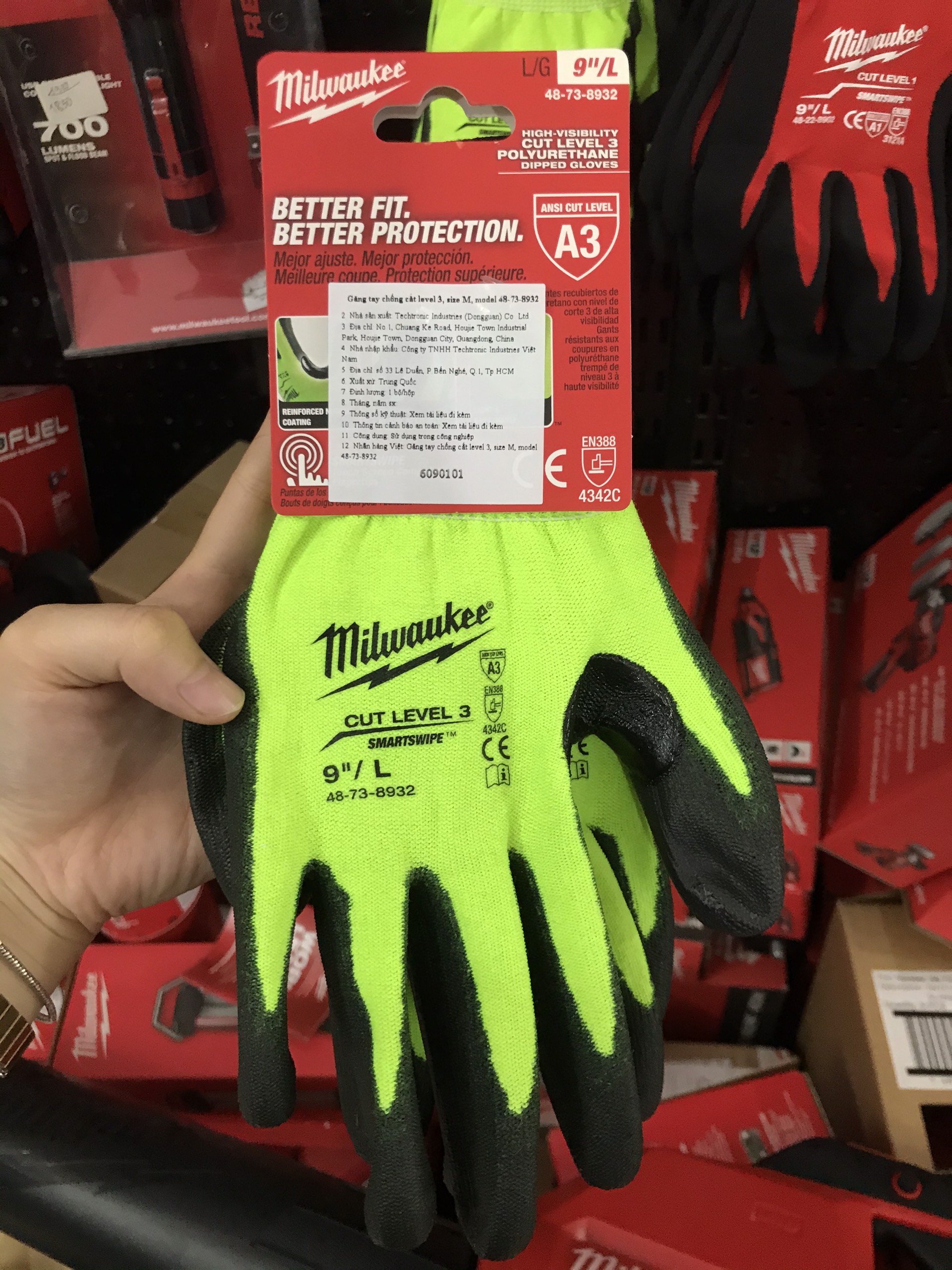 Găng tay chống cắt Milwaukee