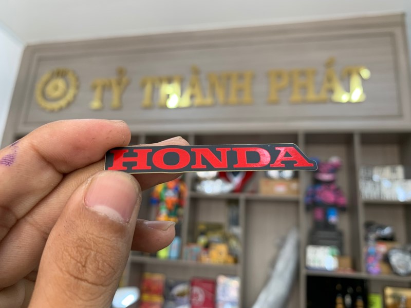 Tem đuôi dè sau Winner 18 Đỏ zin honda miếng