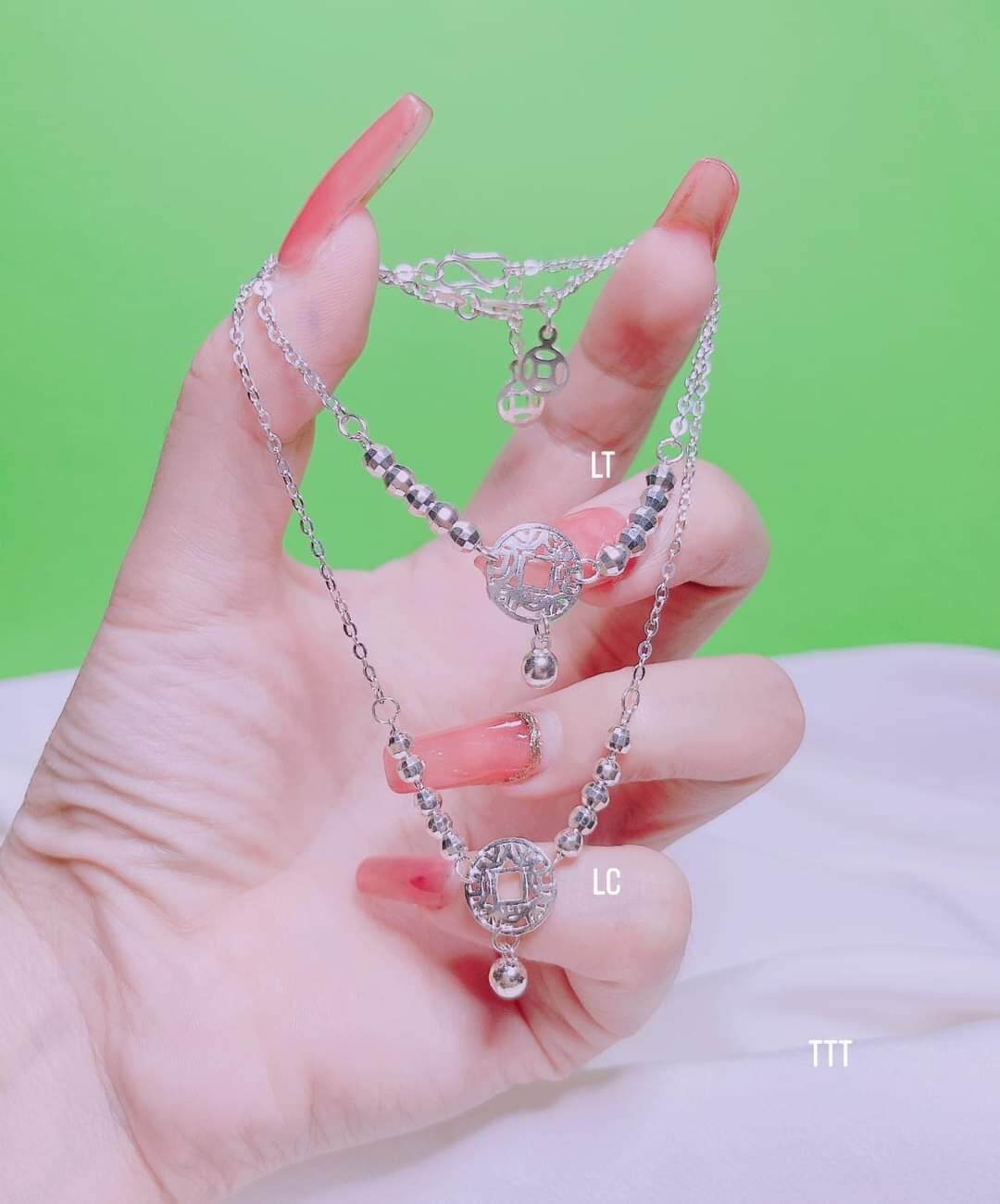 com bo lắc tay +lắc chân.