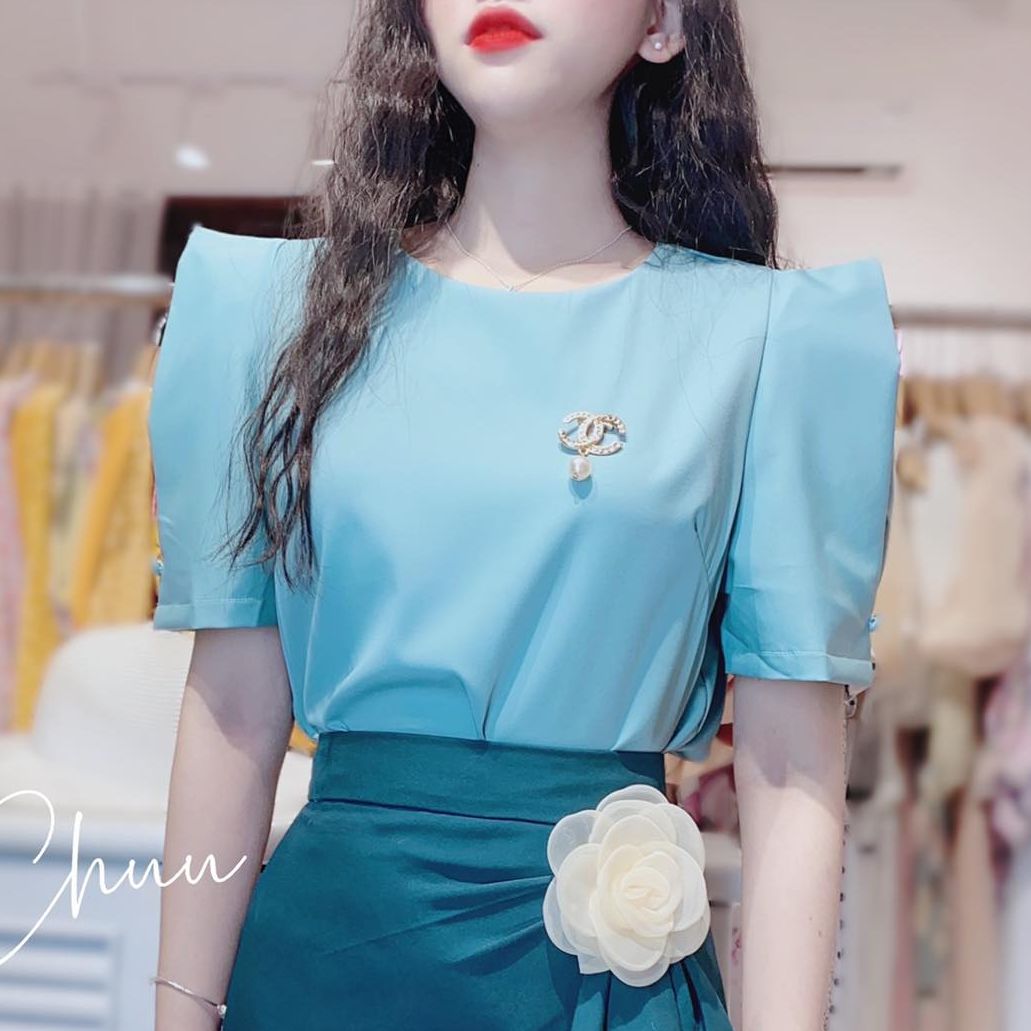 Áo kiểu công sở vải kate lụa vai nhọn CHUU A5507