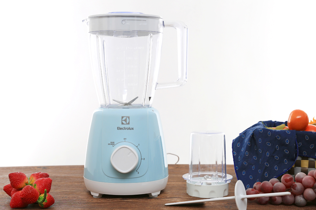 Máy xay sinh tố Electrolux EBR3416 400W xay đá, 2 cối (HÀNG TRƯNG BÀY, BH 12 THÁNG)