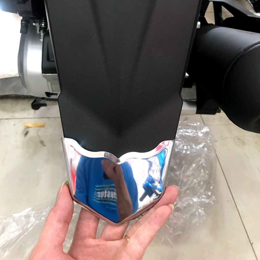 Ốp mỏ đuôi dè AirBlade Ab 2017-2019