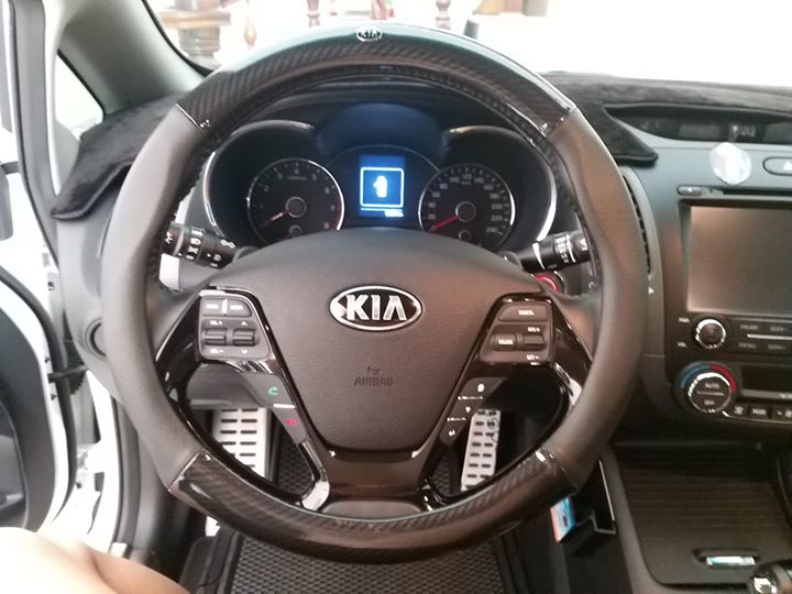 Bọc Vô Lăng Vân Carbon Xe KIA