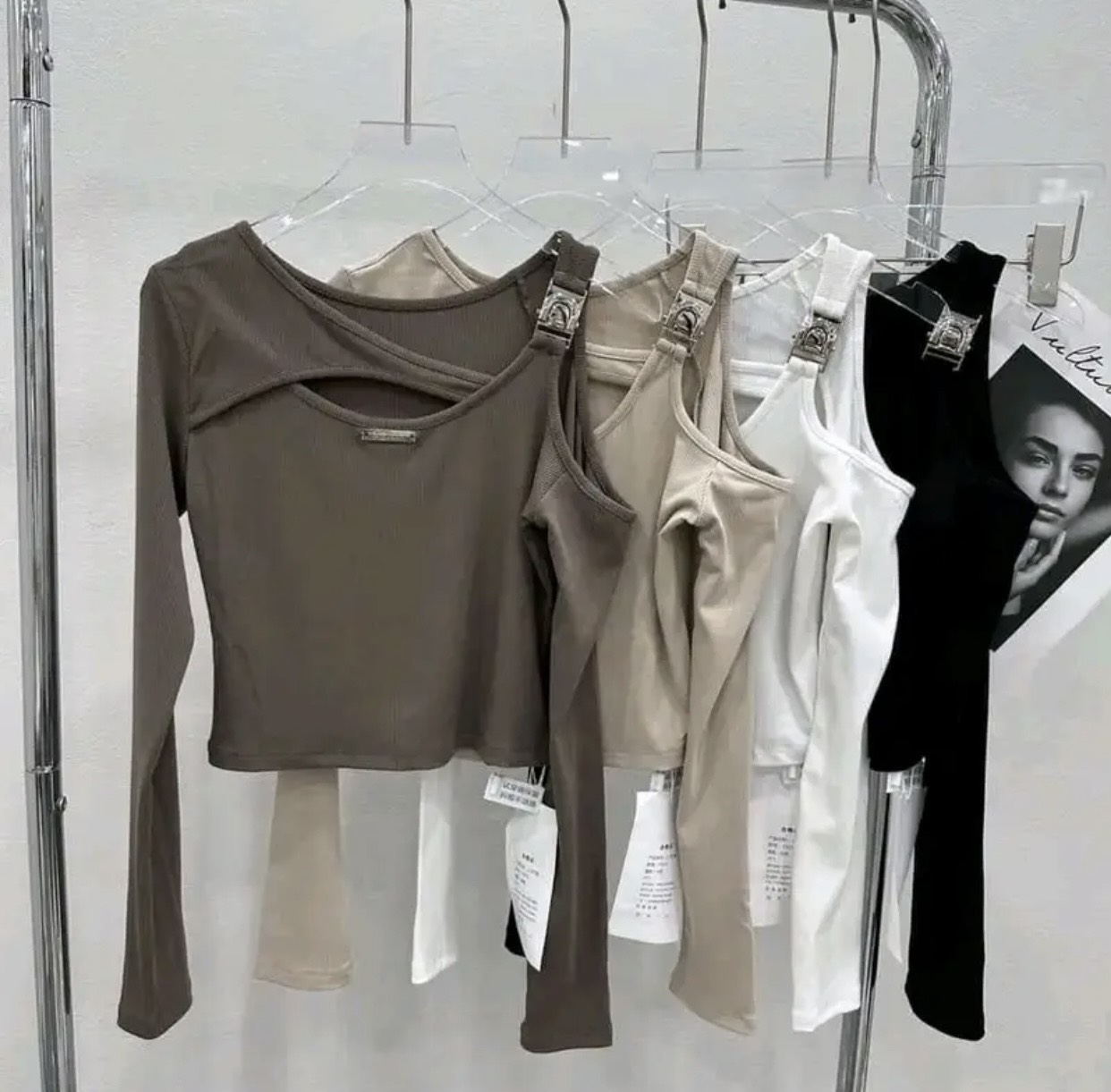 Áo croptop vạt nhọn cổ yếm phối xích vải gân 51