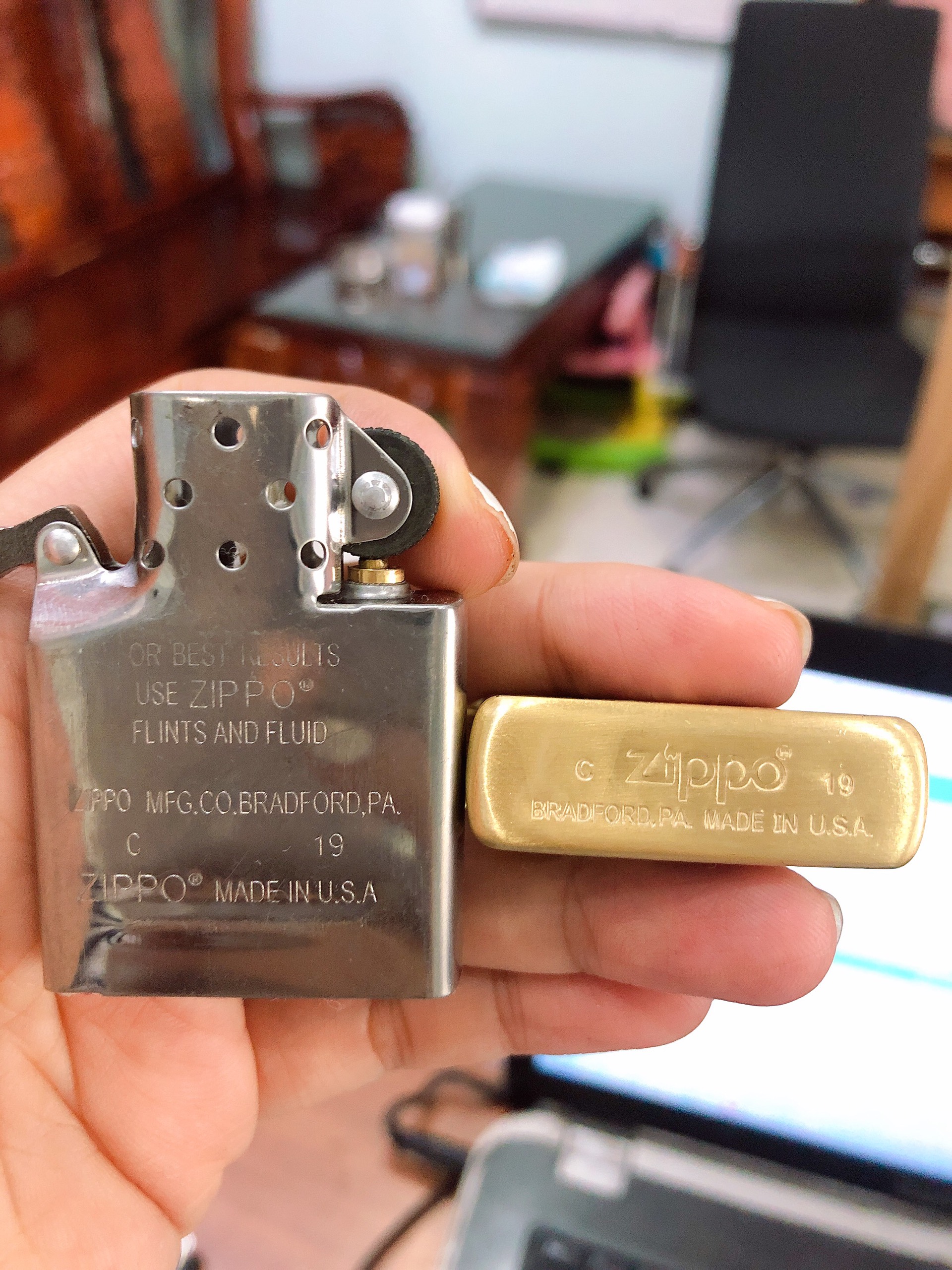 Bật Lửa Zippo khắc 5 MẶT HÌNH THIẾU NỮ, HÀNG LOẠI 1 VỎ BẰNG ĐỒNG CÓ DÁN TEM ĐỎ