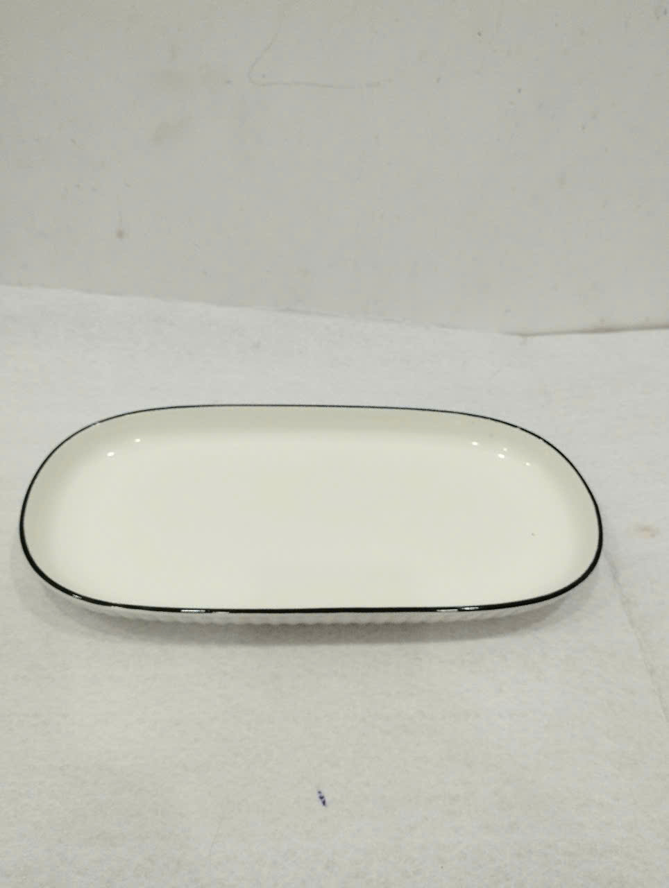 dĩa sứ sọc trắng viền hình oval 30 x 15cm