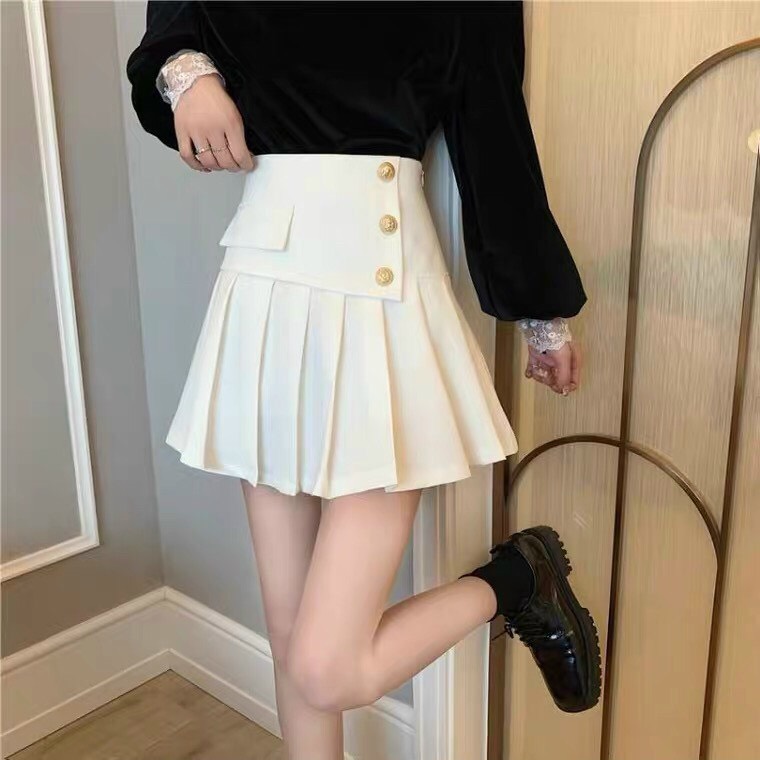 Chân váy xếp ly ngắn lưng cao phối cúc xòe