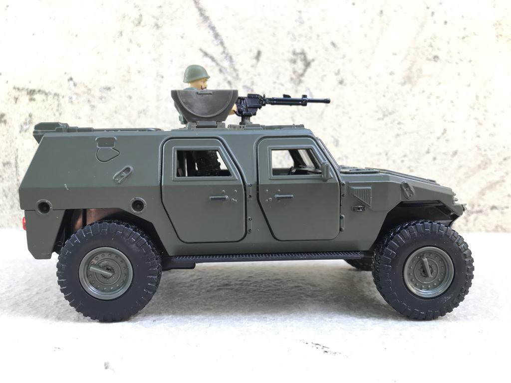 Mô hình xe Bọc thép Dongfeng Mengshi 4x4 1:24
