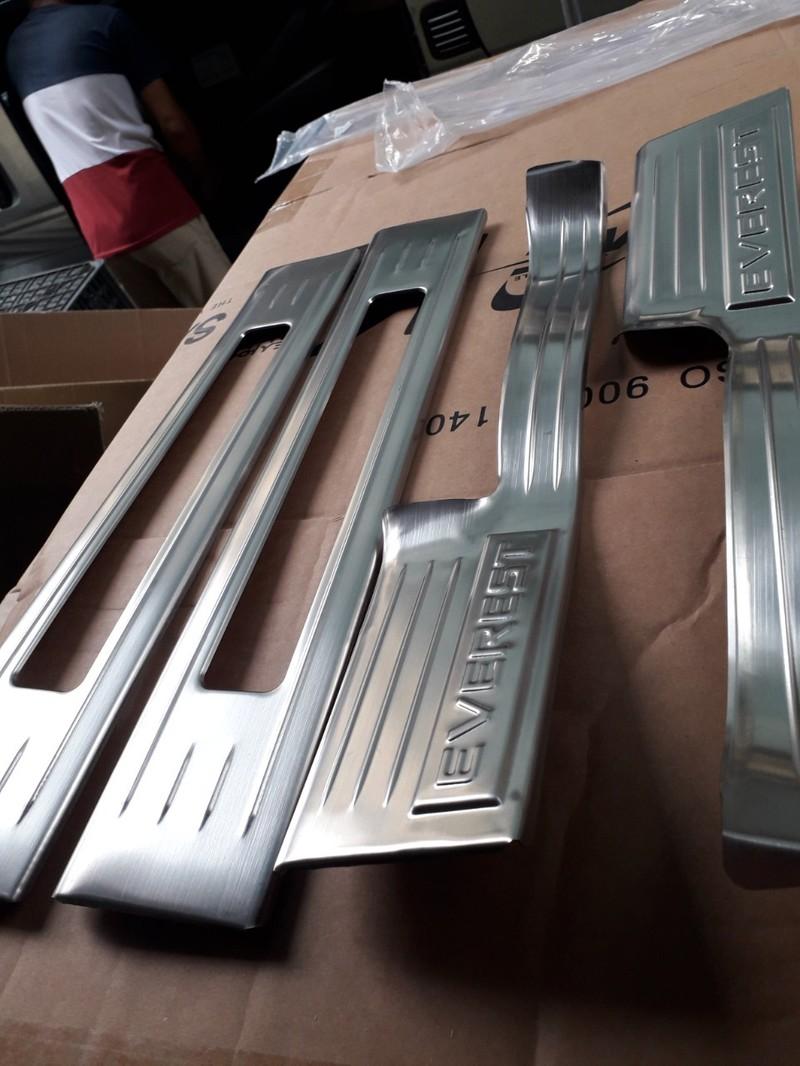 ỐP BẬC CỬA TRONG  FORD EVEREST