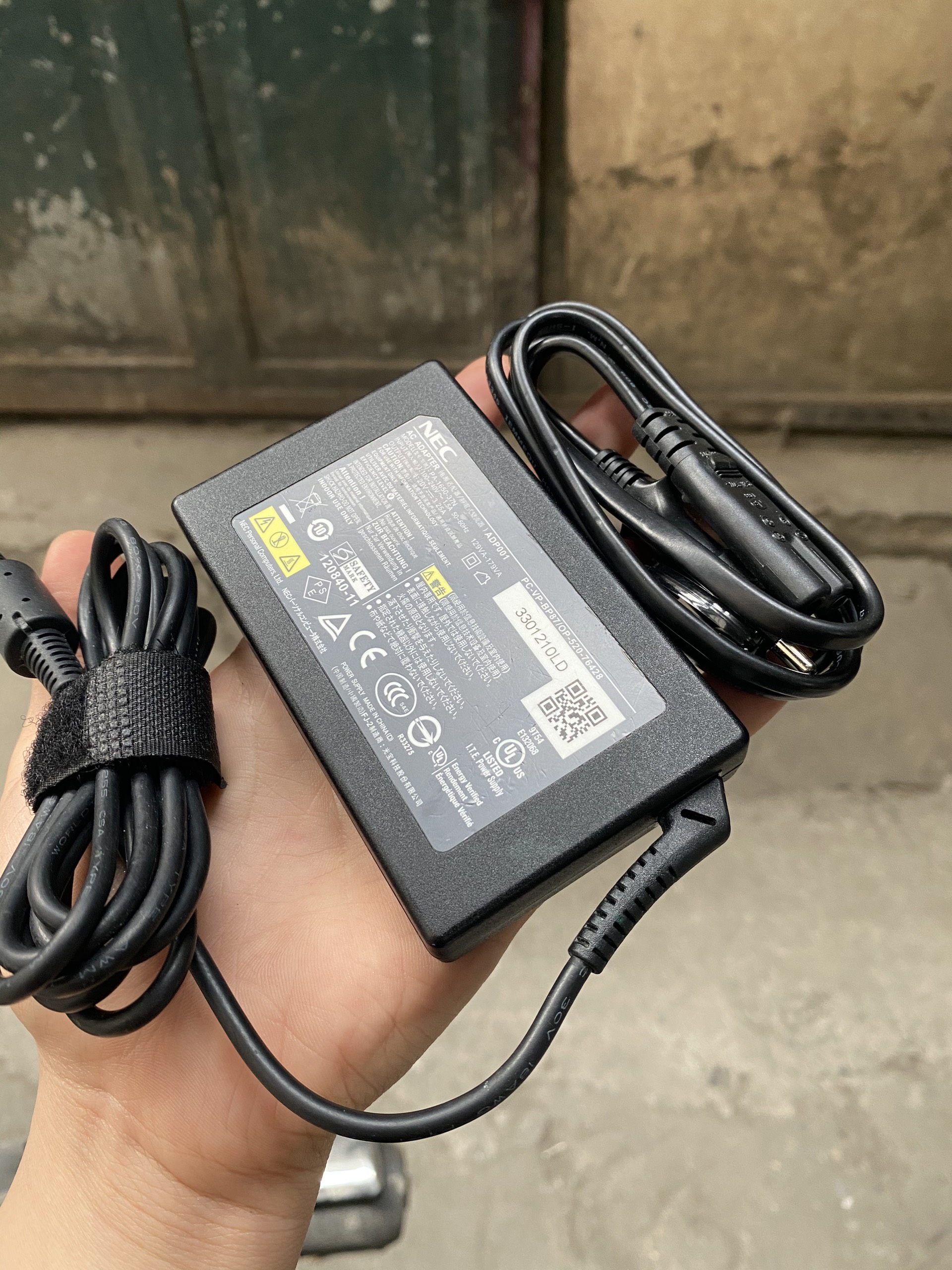 Sạc laptop Nec 20V-3.25A bản gốc