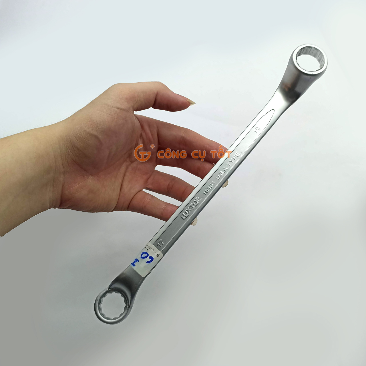 Cờ lê 2 đầu vòng LUXTOP 17-19mm