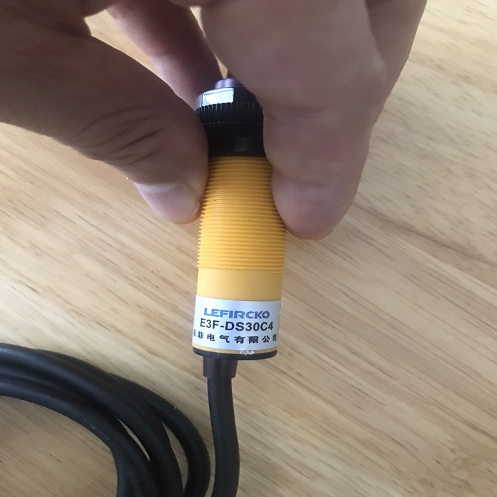 Cảm biến quang E3F-DS30C4