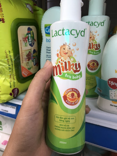 sữa tắm gội trẻ em lactacyd milky