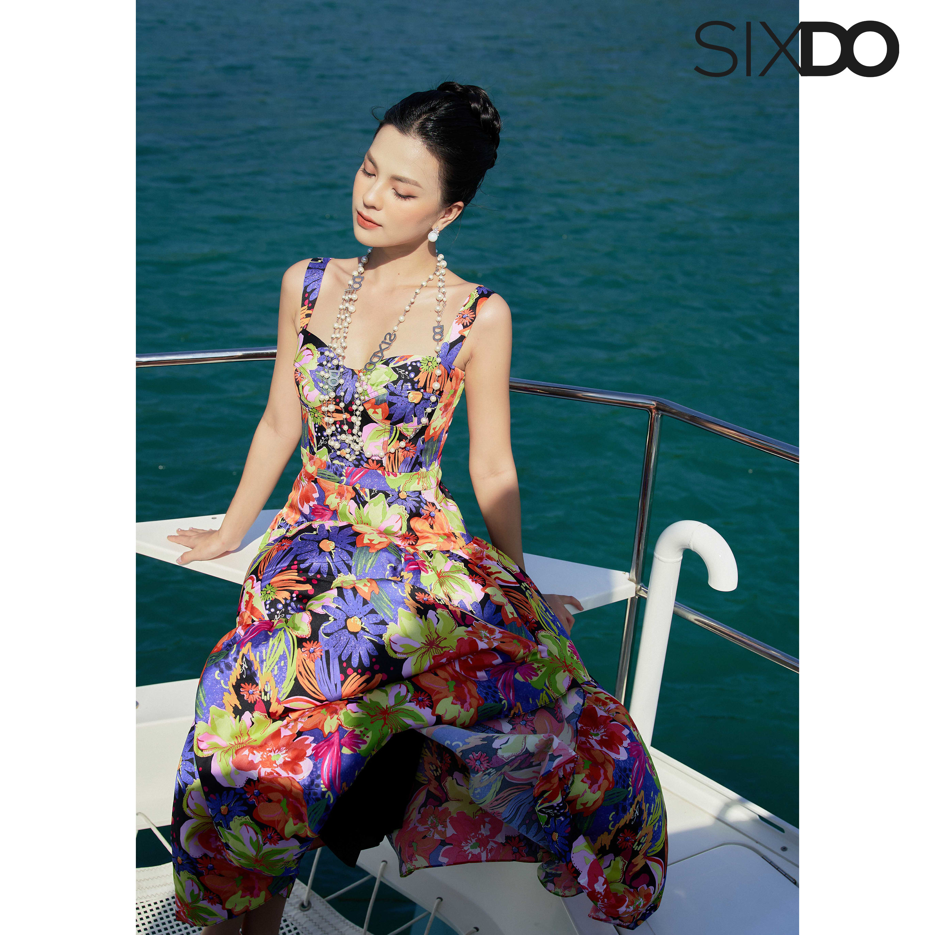 Đầm lụa hoa hai dây nhiều màu SIXDO (Multicolor Floral Midi Silk Dress)