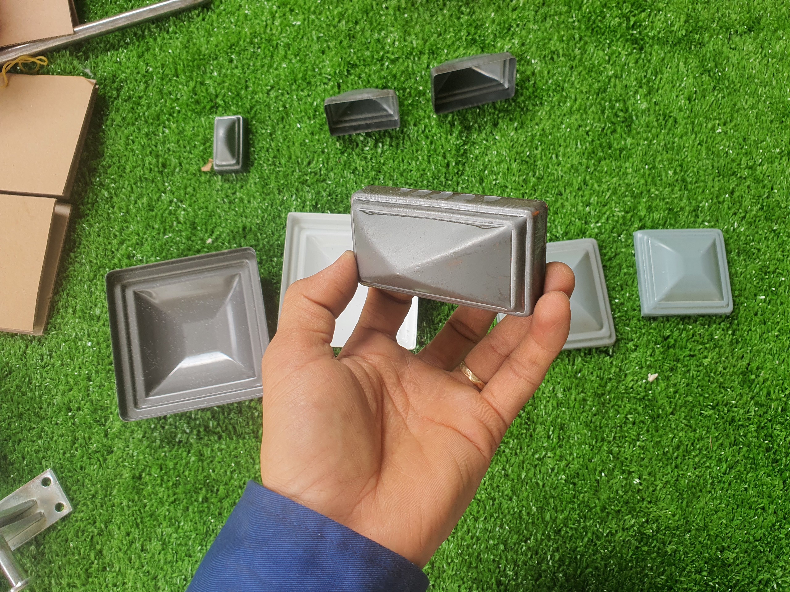 10 cái chụp đầu sắt hộp tôn dập