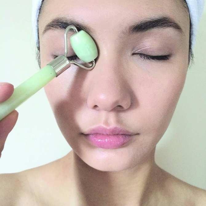 2-Headed Jade Stone Facial Roller for Skin Rejuvenation