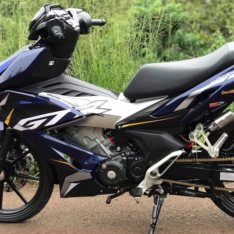 Tem xe winerX tem rời cao cấp mẫu gtr dán xe xanh bạc