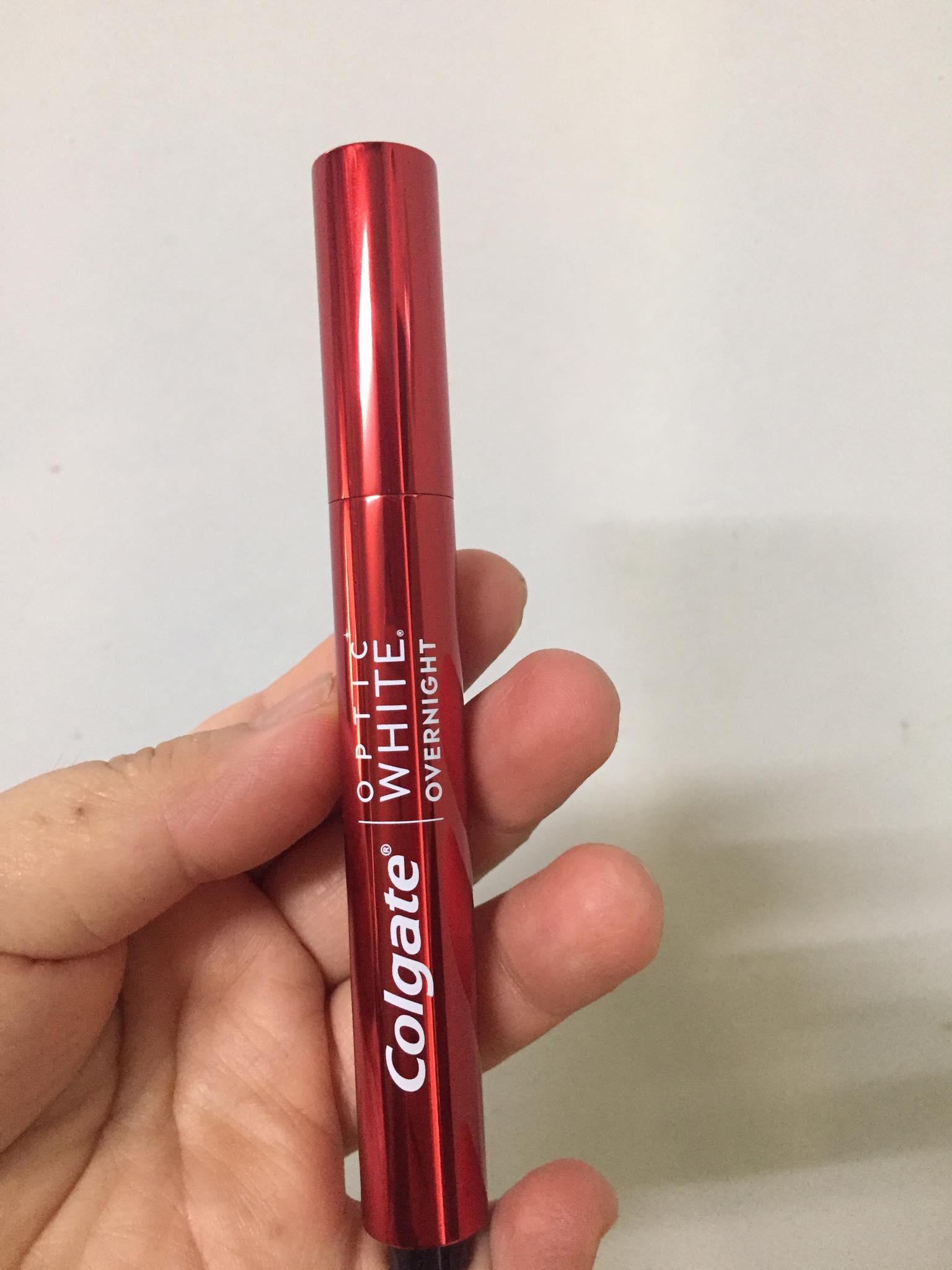 Bút tẩy trắng răng Colgate Optic White Overnight 2,5ml-( date 7/2022)
