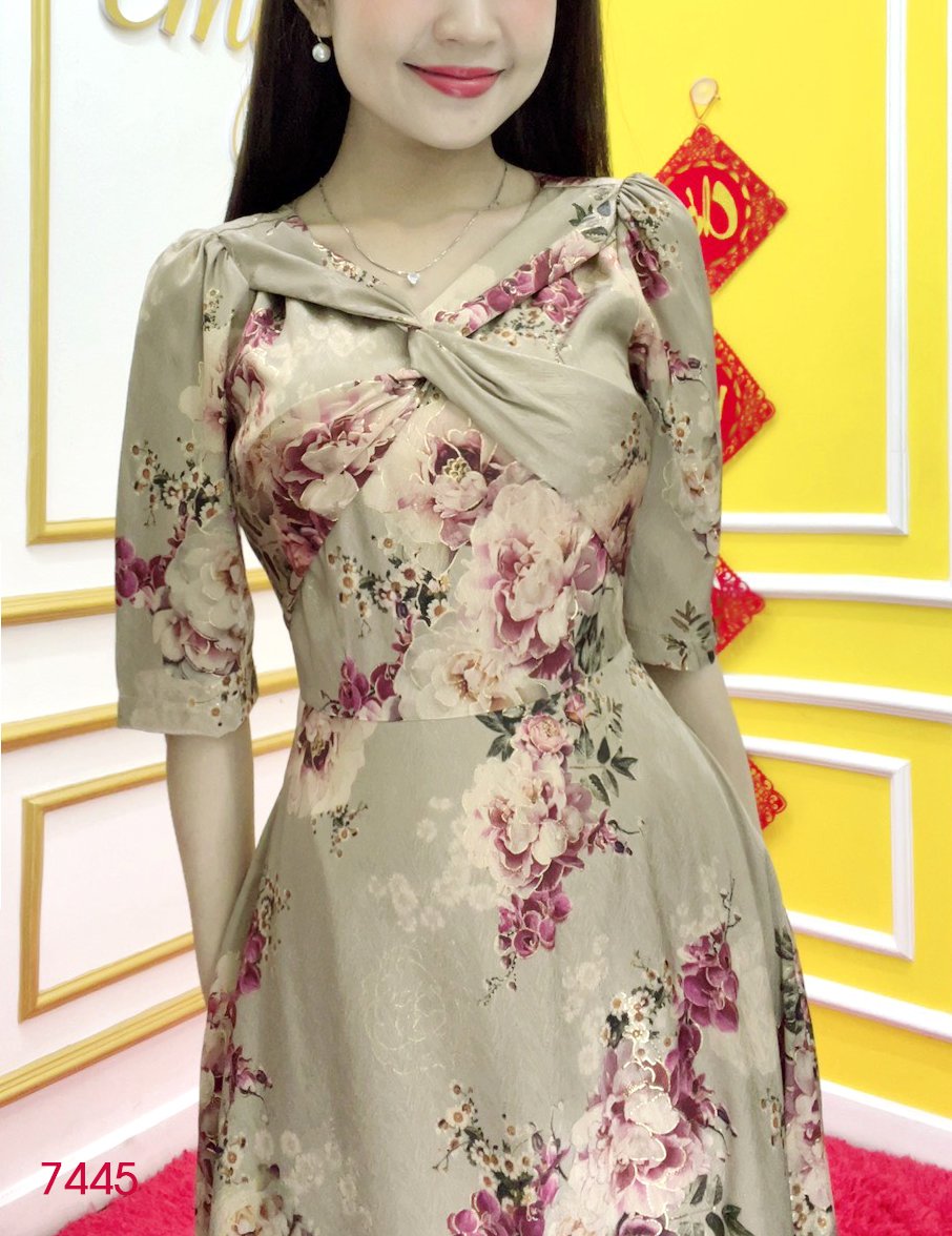Đầm EMY EM7445 Xoè Lụa Vân Pháp LVP Xoắn Ngực